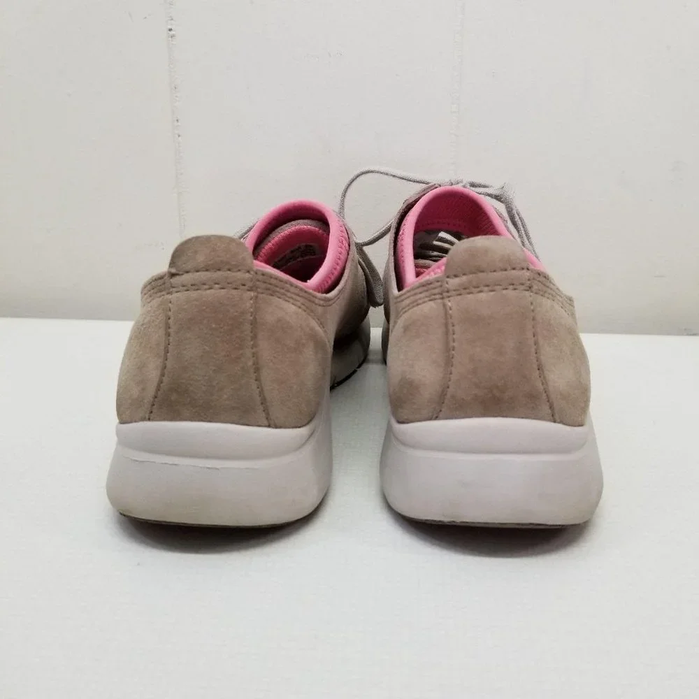Dansko 	• size